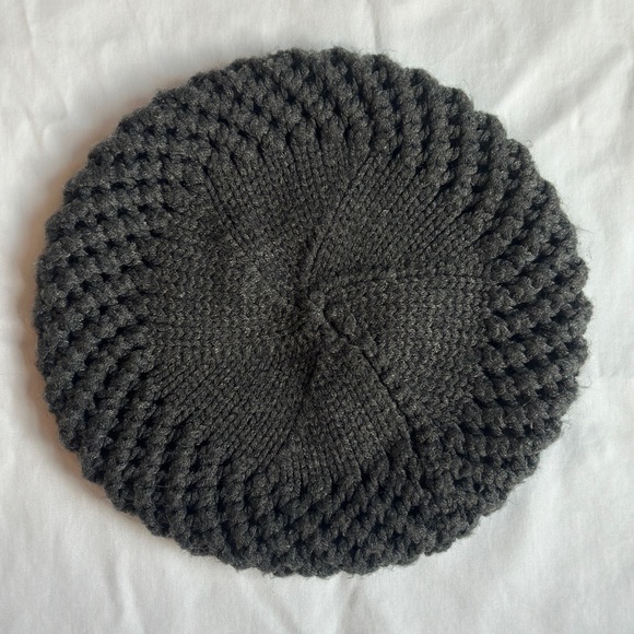 Grey Slouchy Beret – Chunky Knit Winter Hat - Picture 2 of 4